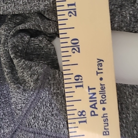 PINK VICTORIA'S SECRET Gray Quarter Zip Pull Over Active Wear Top - Size Medium - Picture 13 of 13